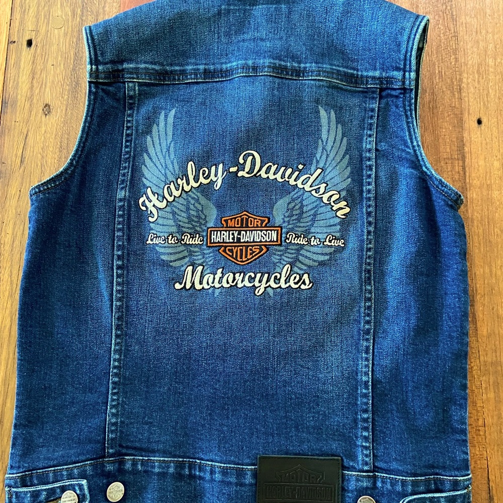 Harley Davidson Denim Vest (NEW); Never been worn!